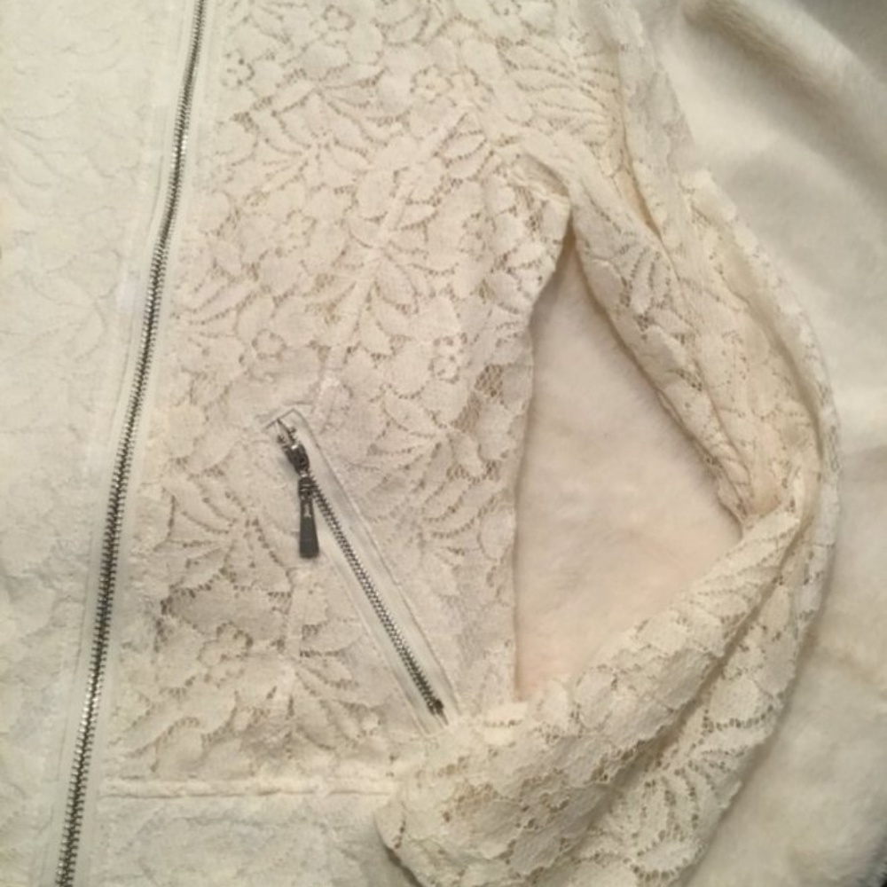 Lace Jacket - Picture 3 of 3
